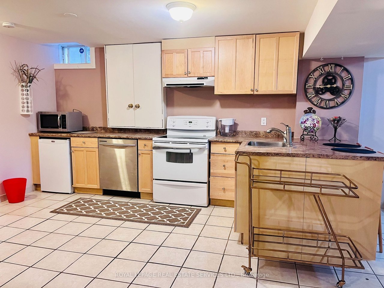 1038 Agram Dr