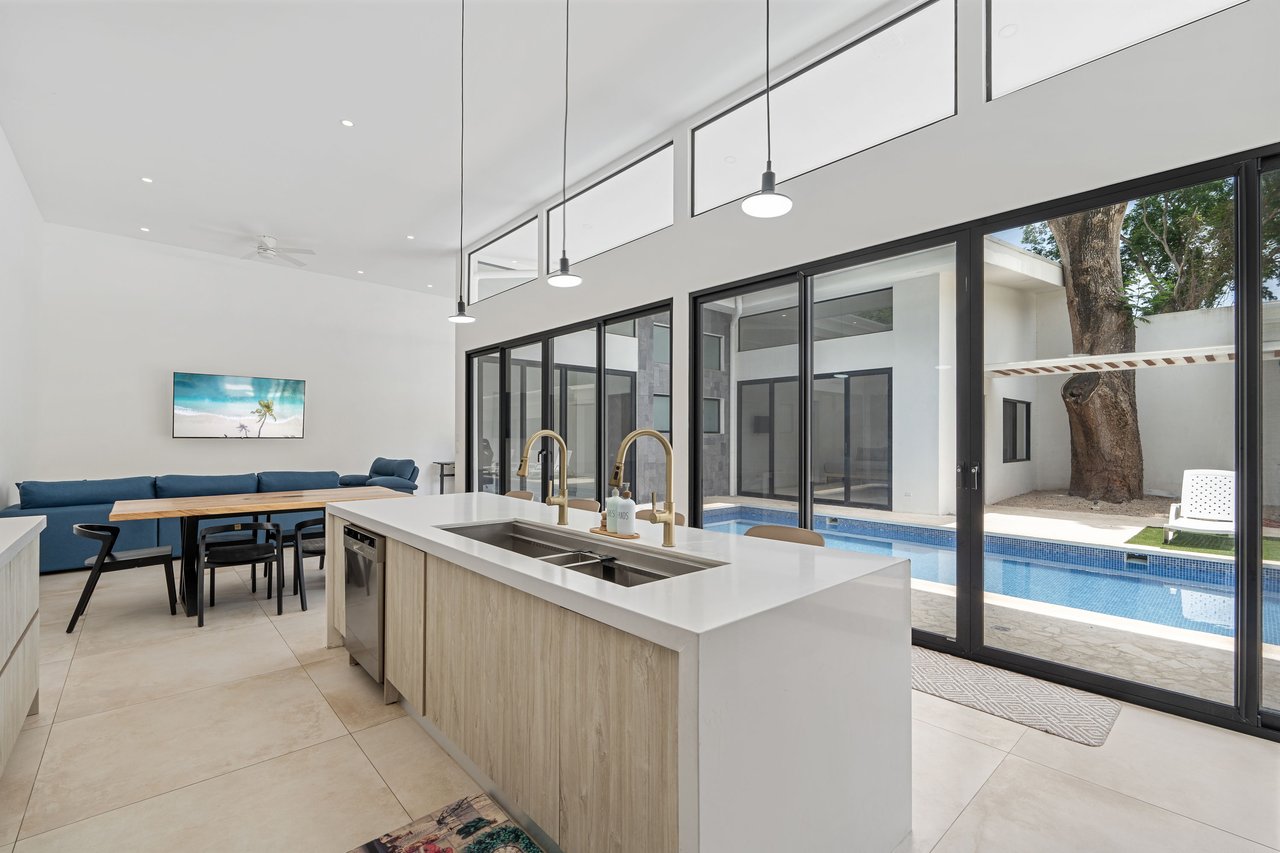 Castillo Blanco | Modern 4-Bedroom Home with Saltwater Pool – Walk to the Beach in Surfside, Playa Potrero