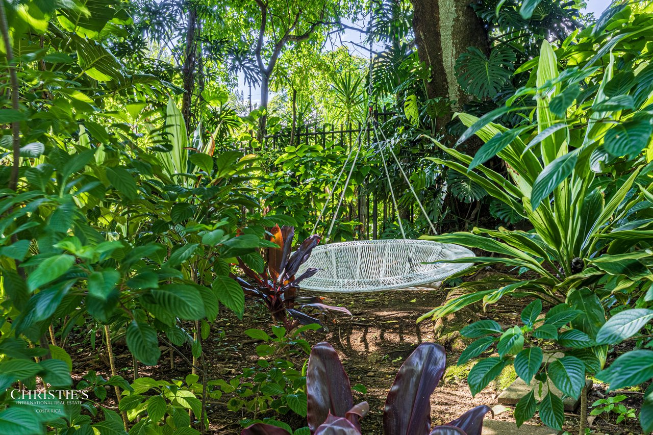 Luxurious Four-Bedroom Condo in the Hills of Escazú   