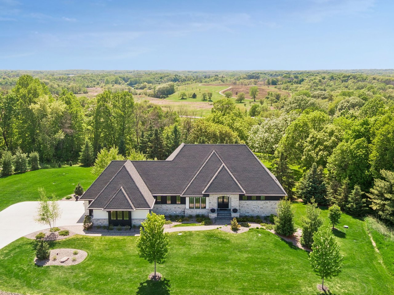 2888 Deer Hill Road, Medina