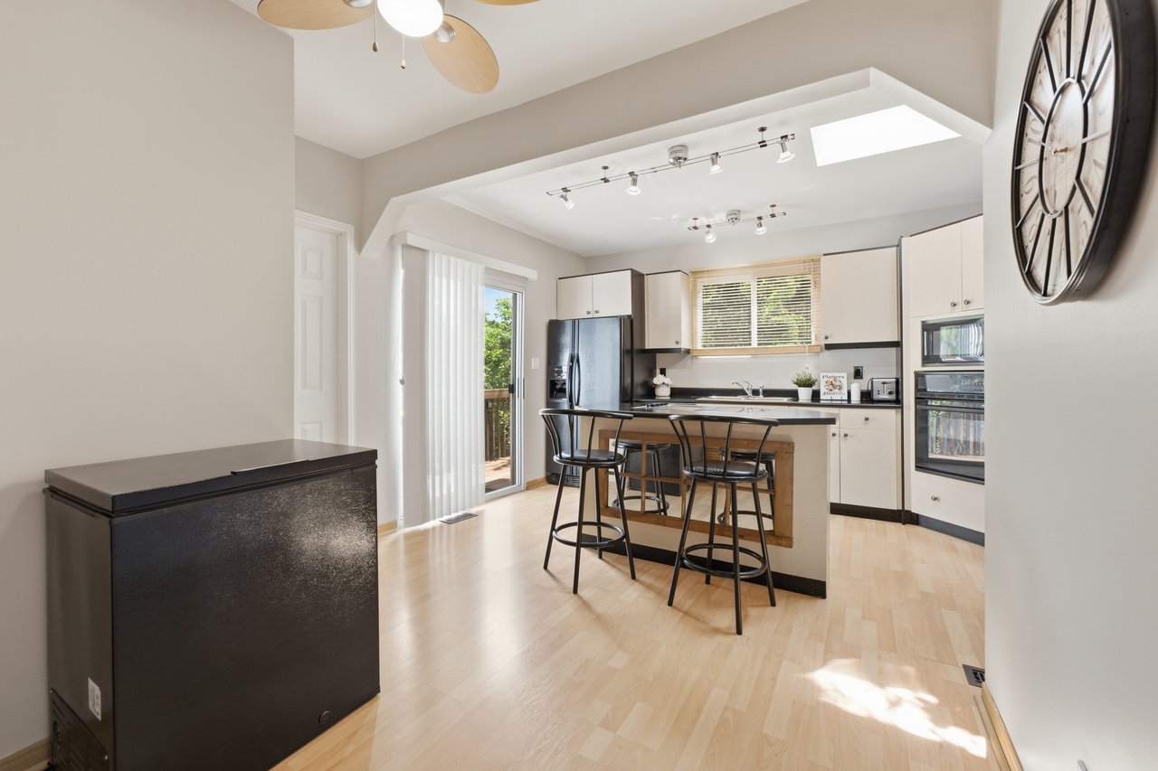 64 Eaglewood Blvd
