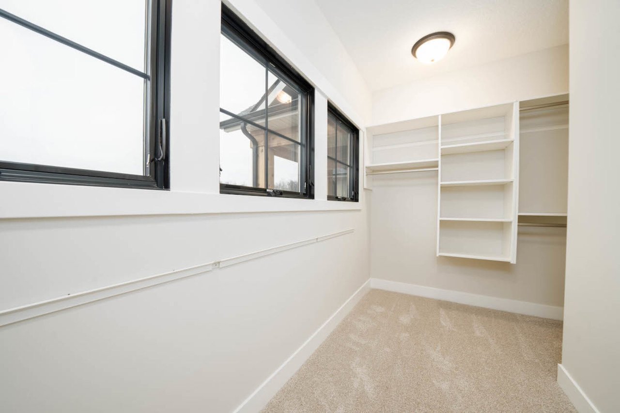 137 W Basalt Dr