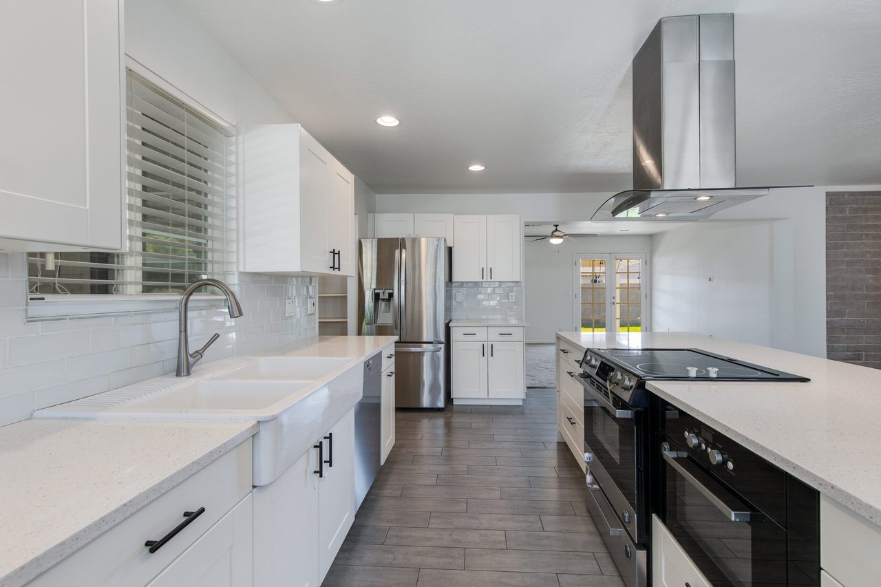 821 E Cavalier Dr.