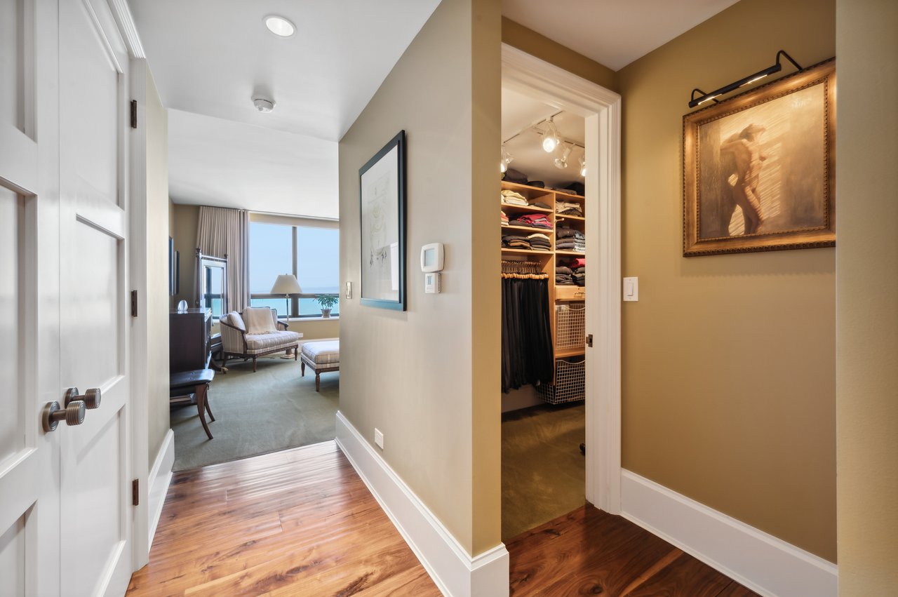 180 East Pearson Unit: 5902
