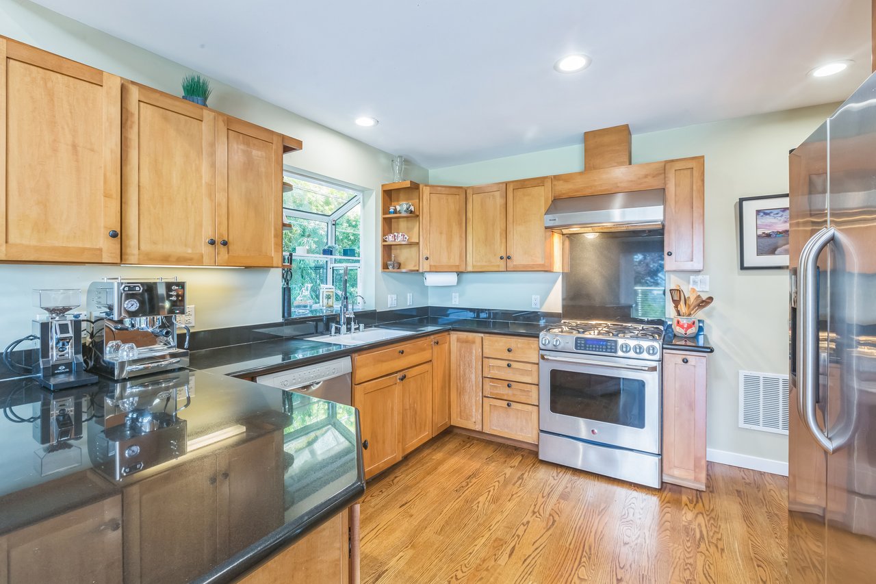 777 Bayview Way