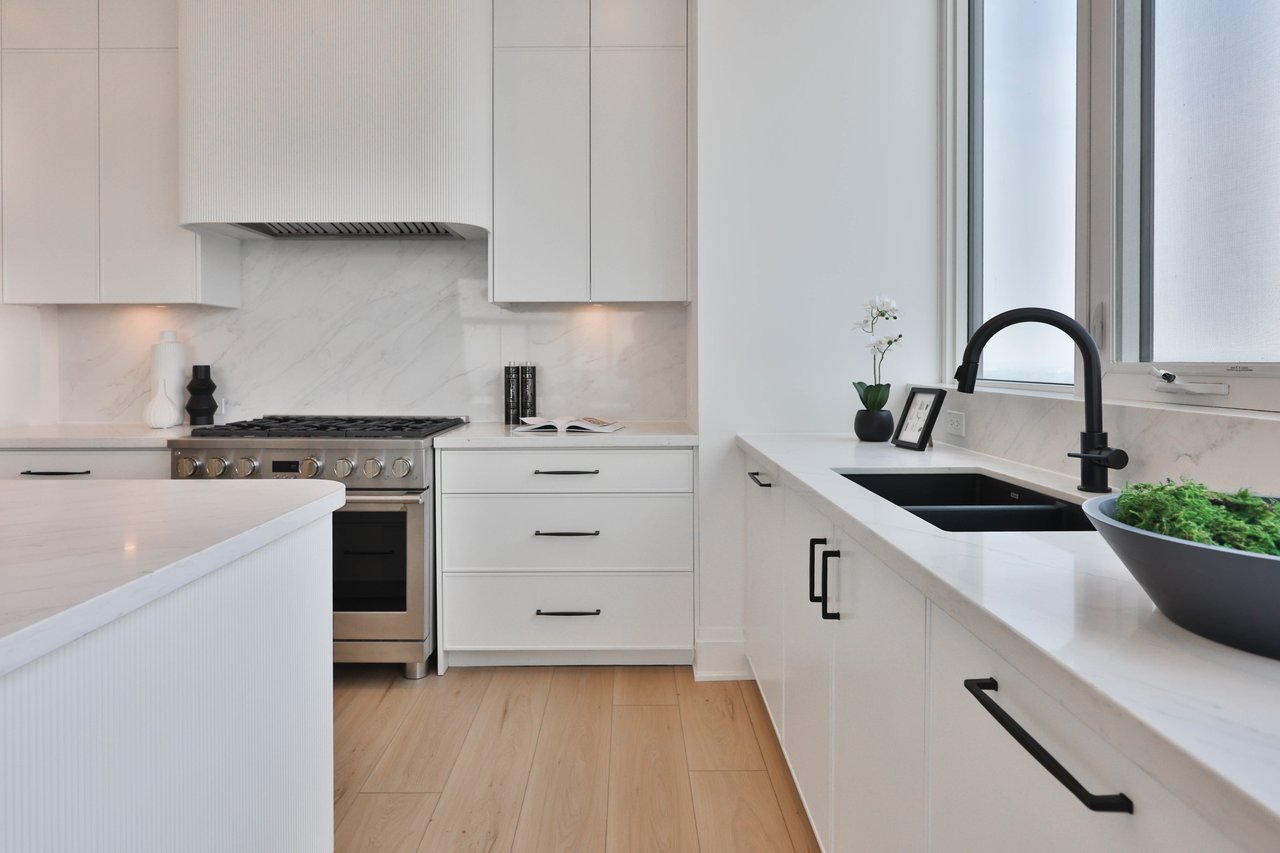 2201-2007 JAMES Street, Burlington