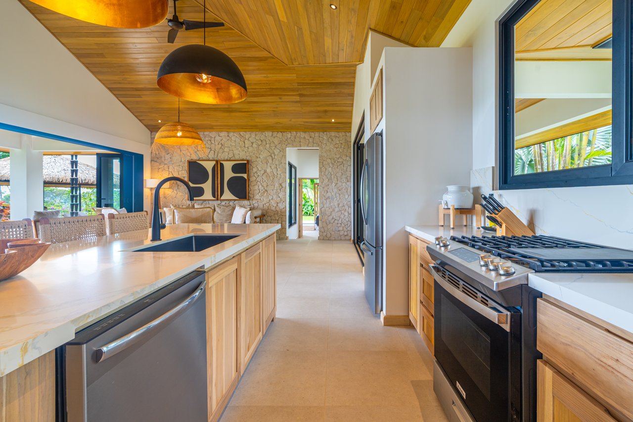 Casa Otra Vida – A Private Jungle Retreat with Ocean Views & Off-Grid Luxury