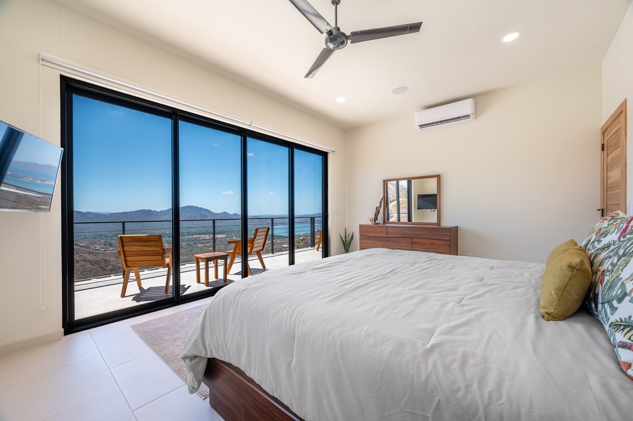 Casa En Las Rocas | Spectacular Ocean-View Home in Pacific Heights