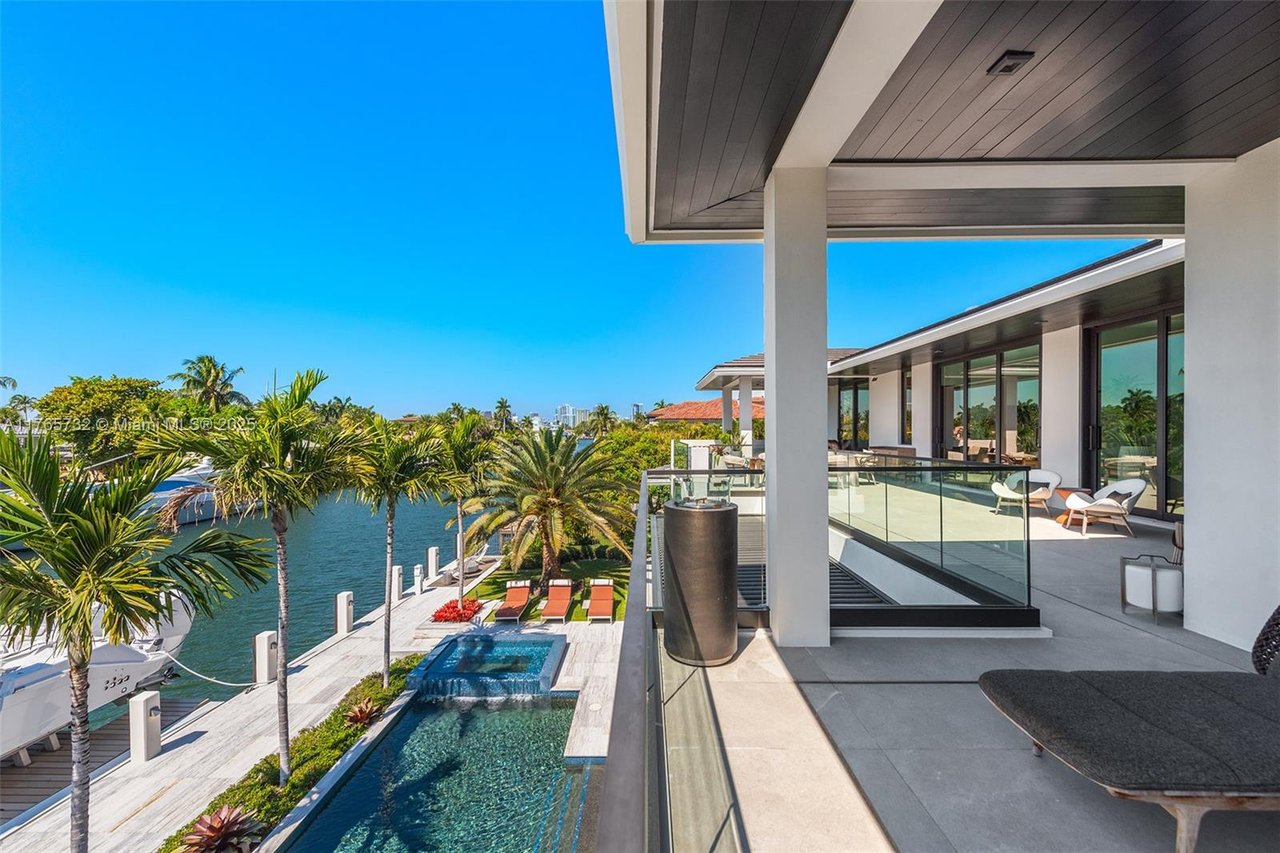 22 Isla Bahia Dr