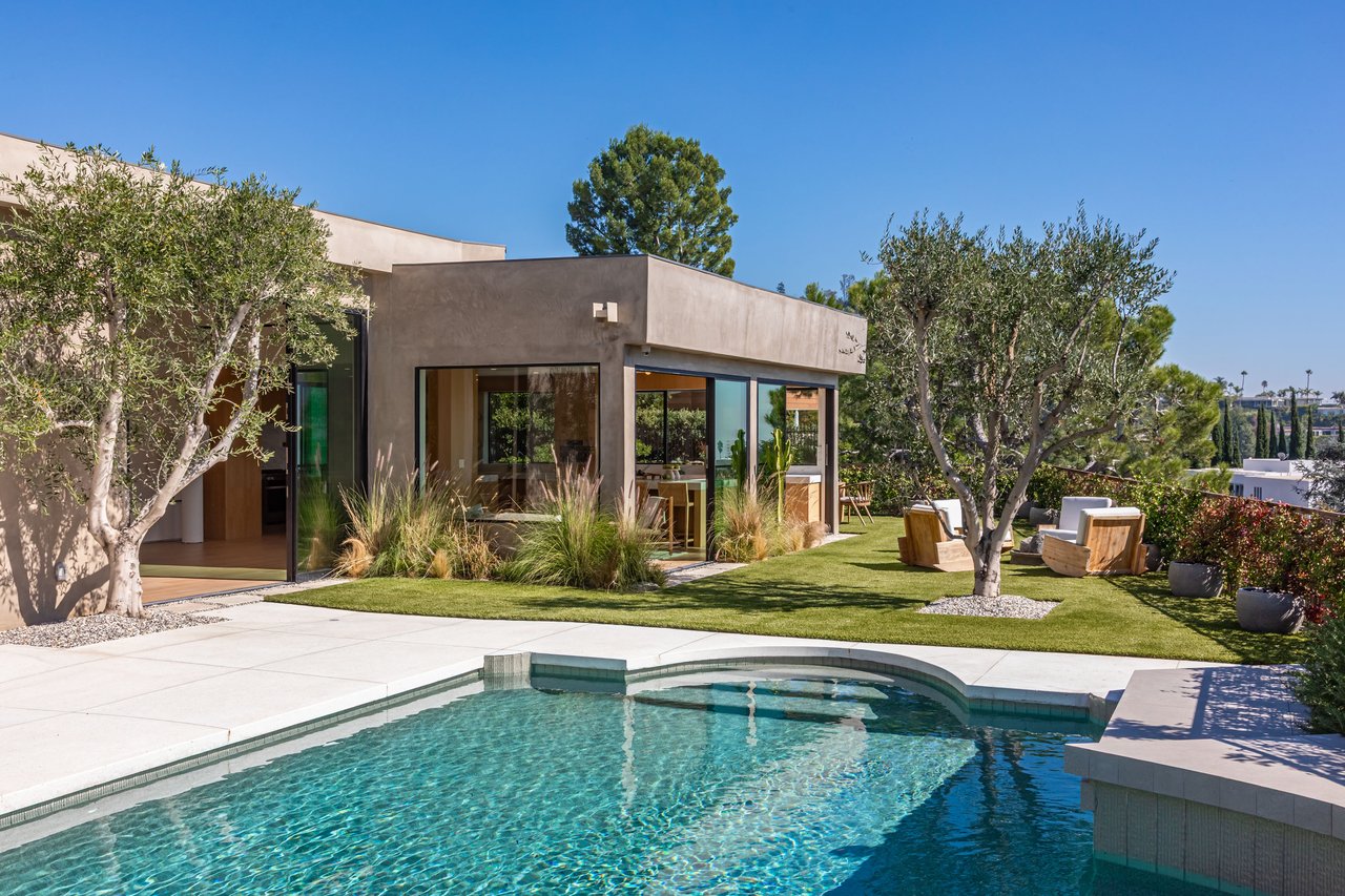 1705 Carla Ridge, Beverly Hills