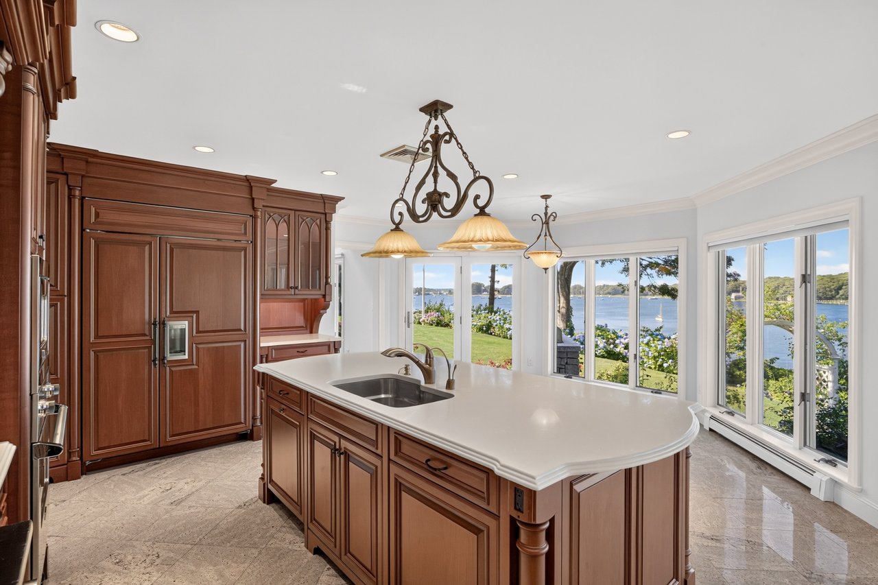 Breathtaking views over West Bay and Eel River