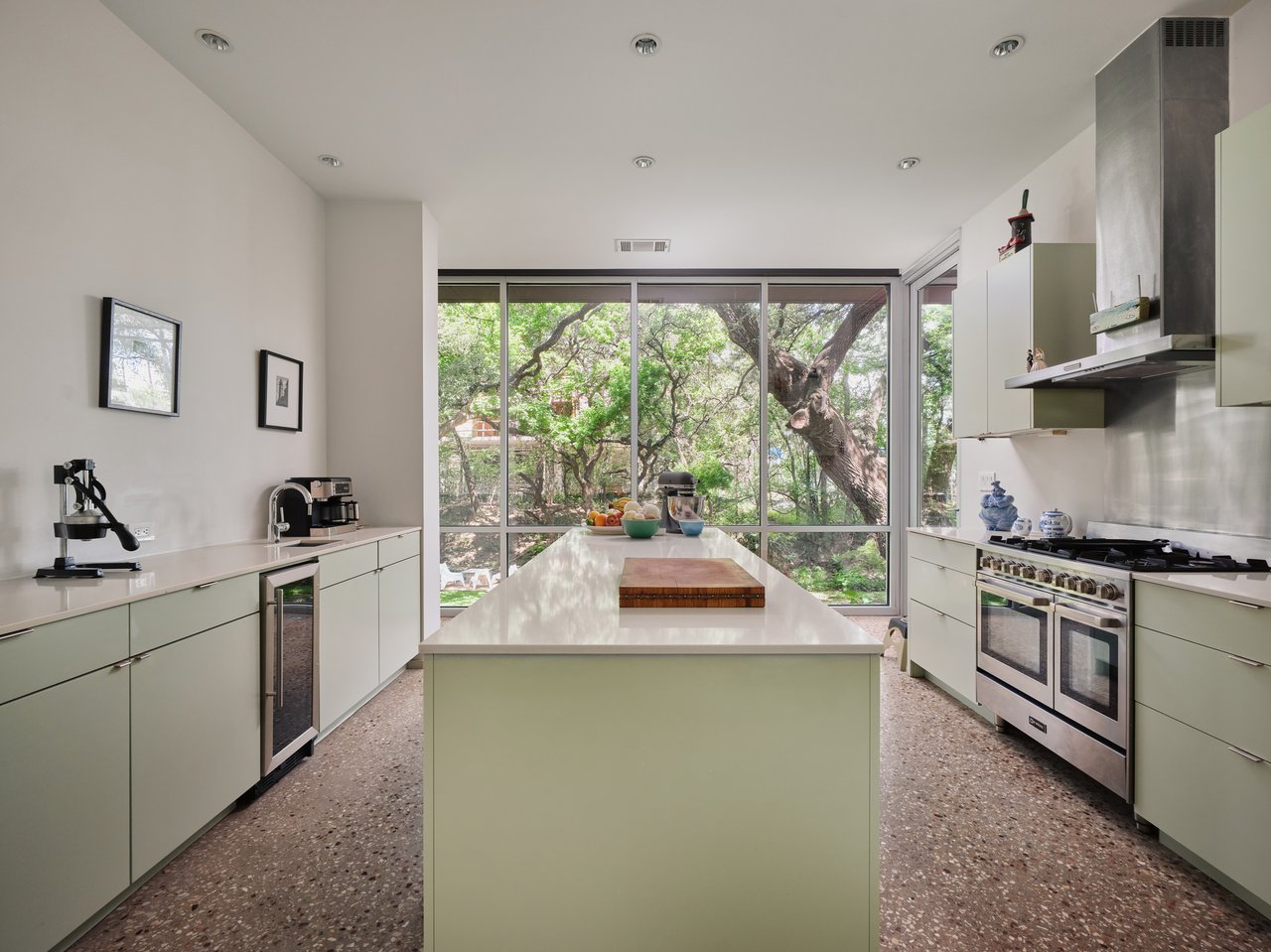 419 W Johanna St