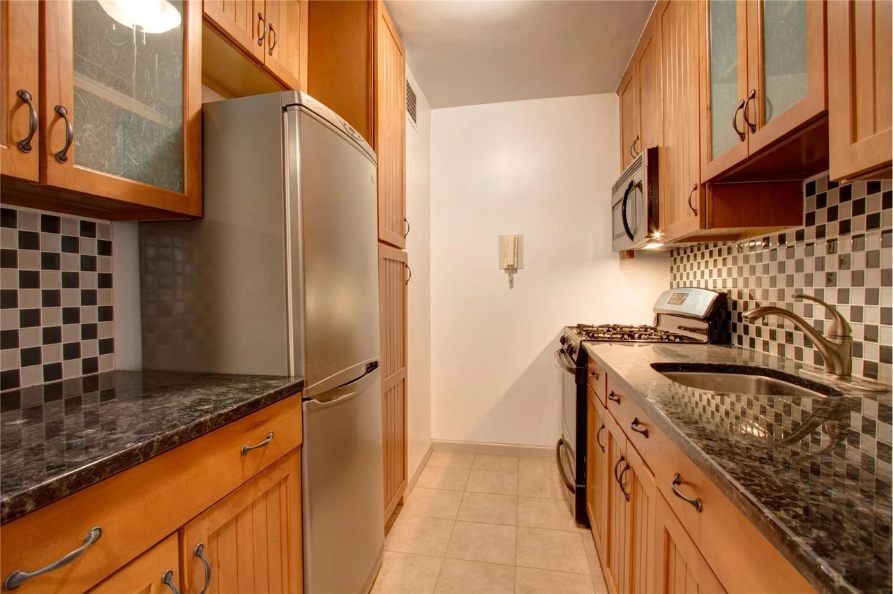 205 W End Ave, #14F