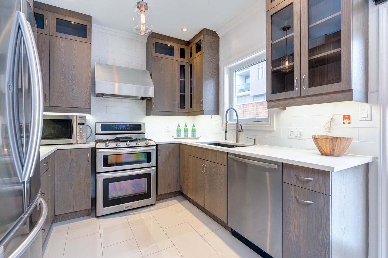 105 Moberly Ave