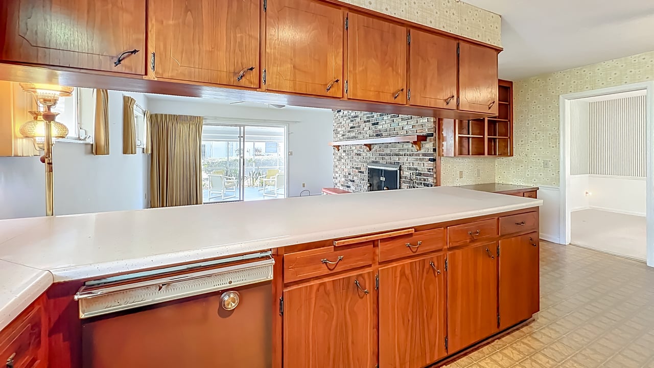 Mid-Century Modern 4-Bedroom in Dommerich Hills, Maitland