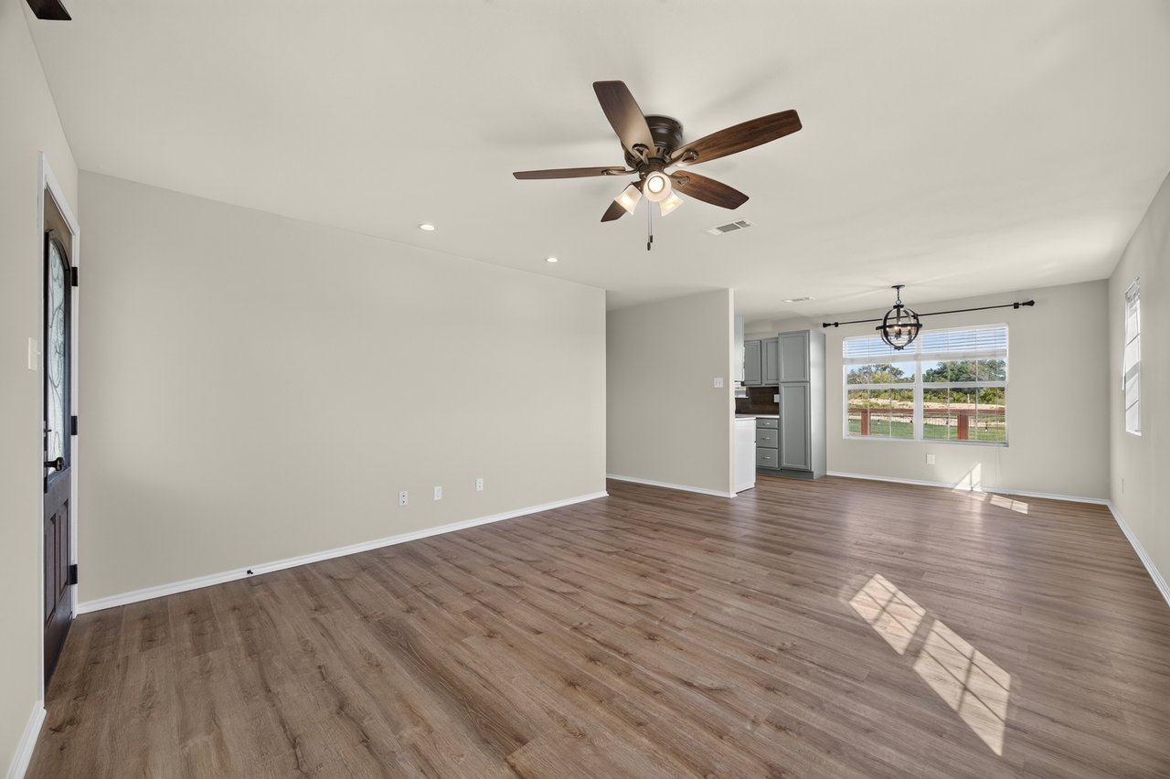 277 Private Road 1611