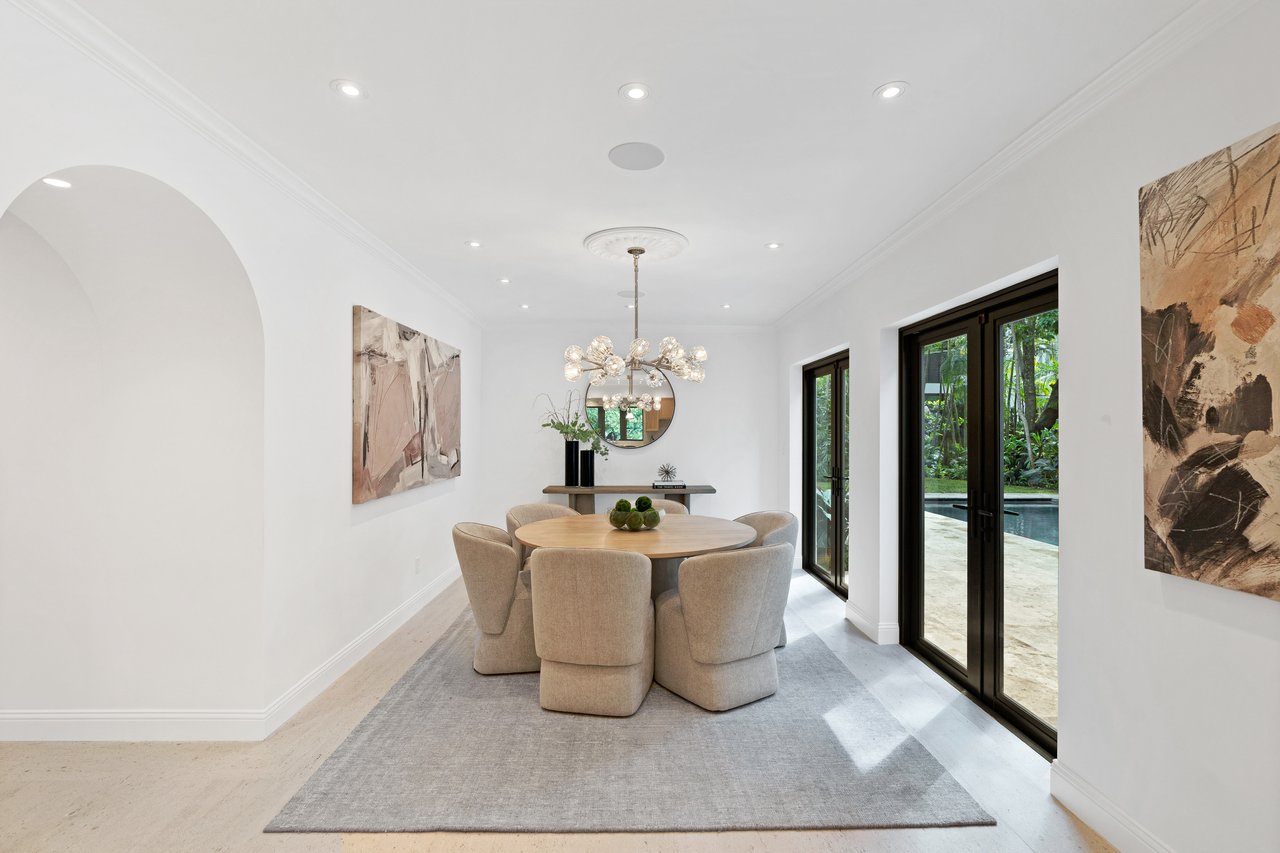 3700 Hibiscus Street "Casa Mamey"