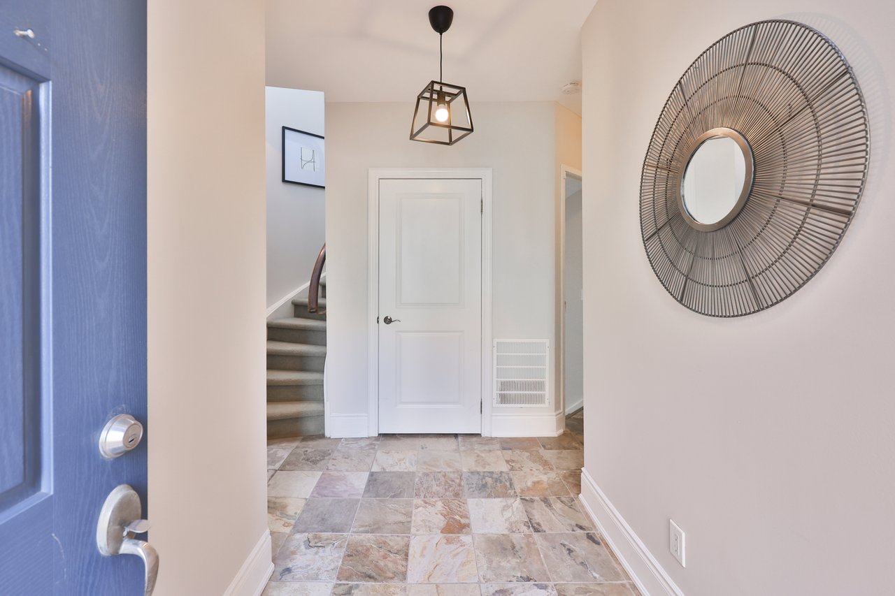 8-120 Bronte Road, Oakville 