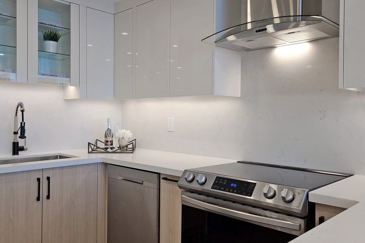 75 Graydon Hall Drive Unit: 1408