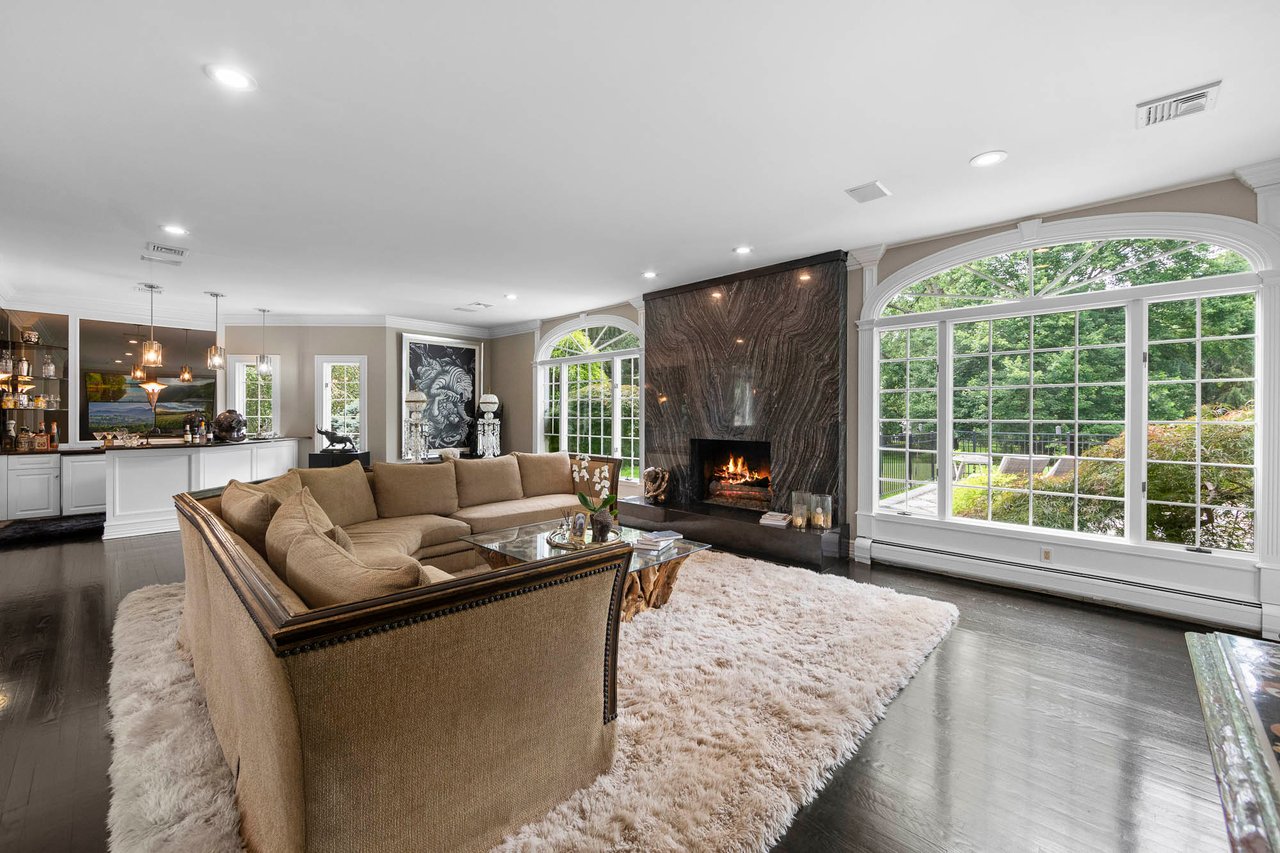85 Sherwood Rd