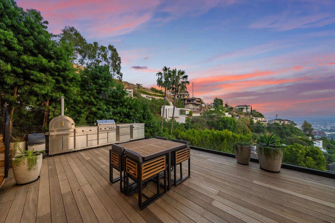 Hollywood Haven ⛰️