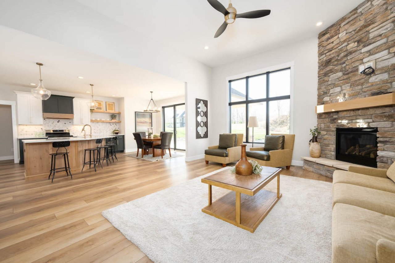137 W Basalt Dr