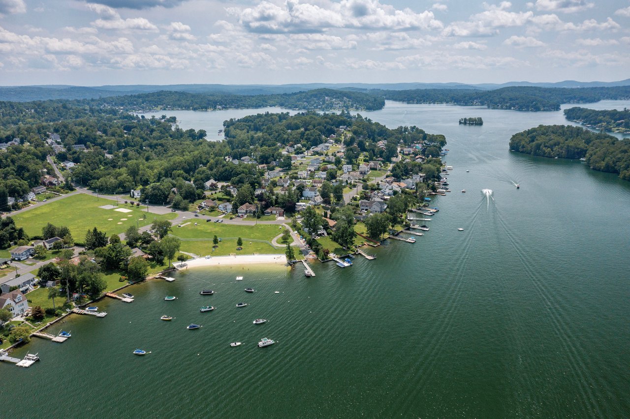 Candlewood Shores Community