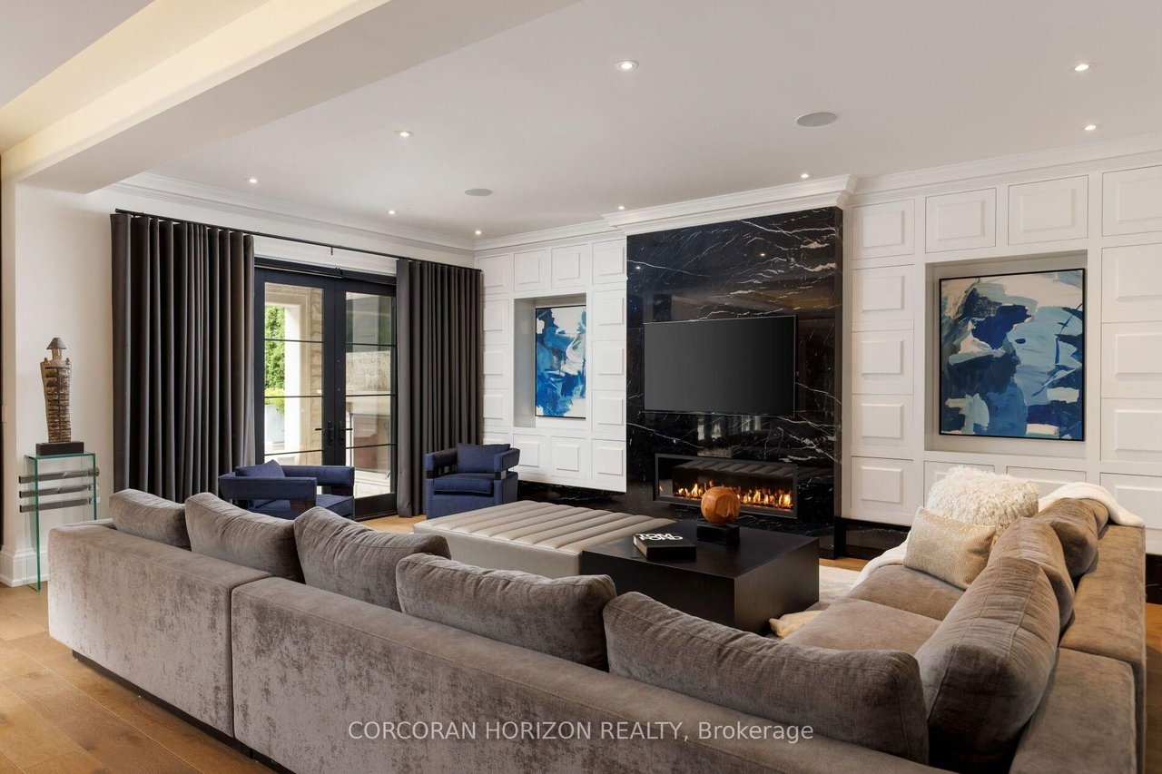 HOGGS HOLLOW CROWN ESTATE