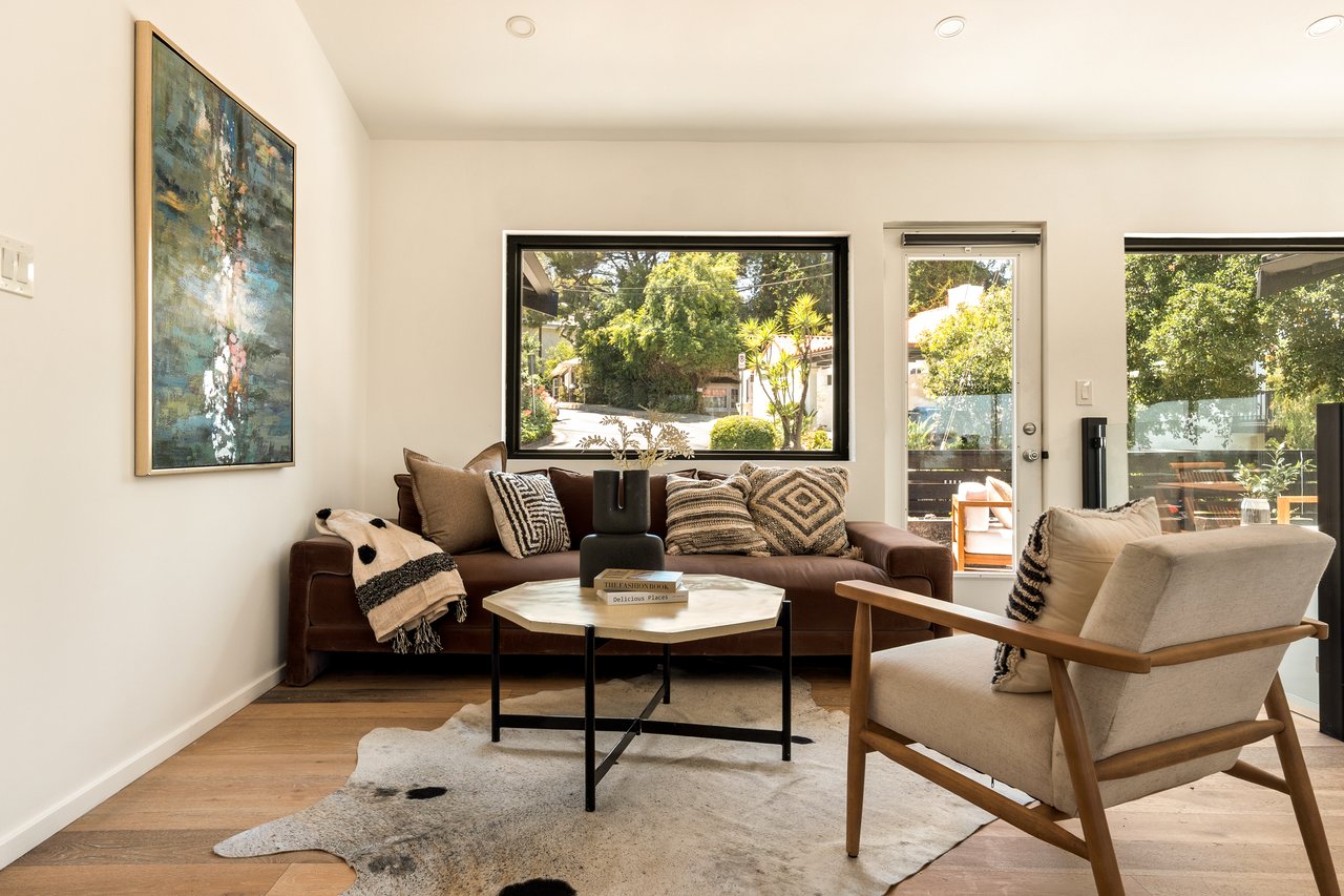 11587 Sunshine Ter, Studio City