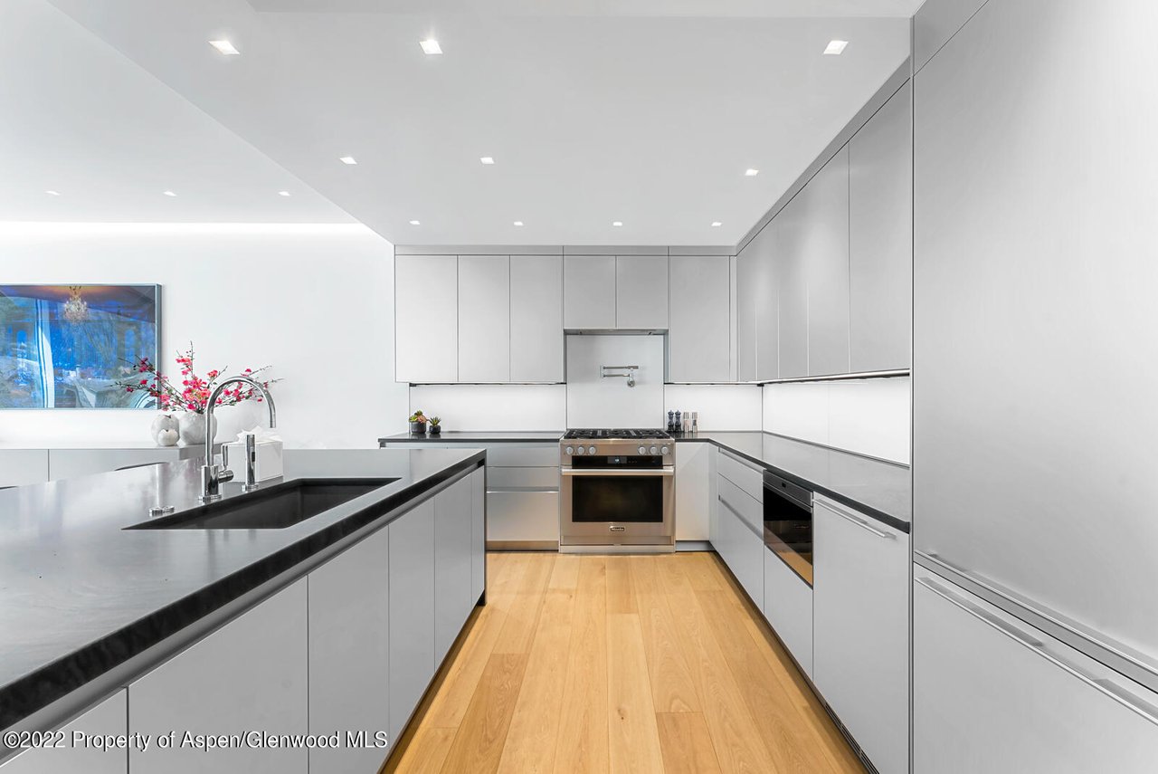 508 E Cooper Avenue, Unit 201