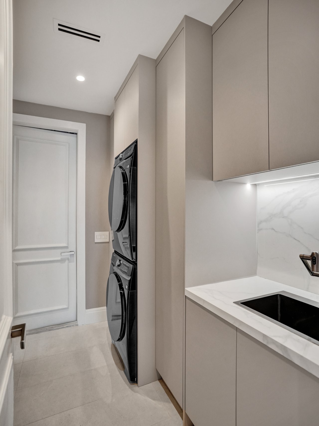 30  S Compass Dr