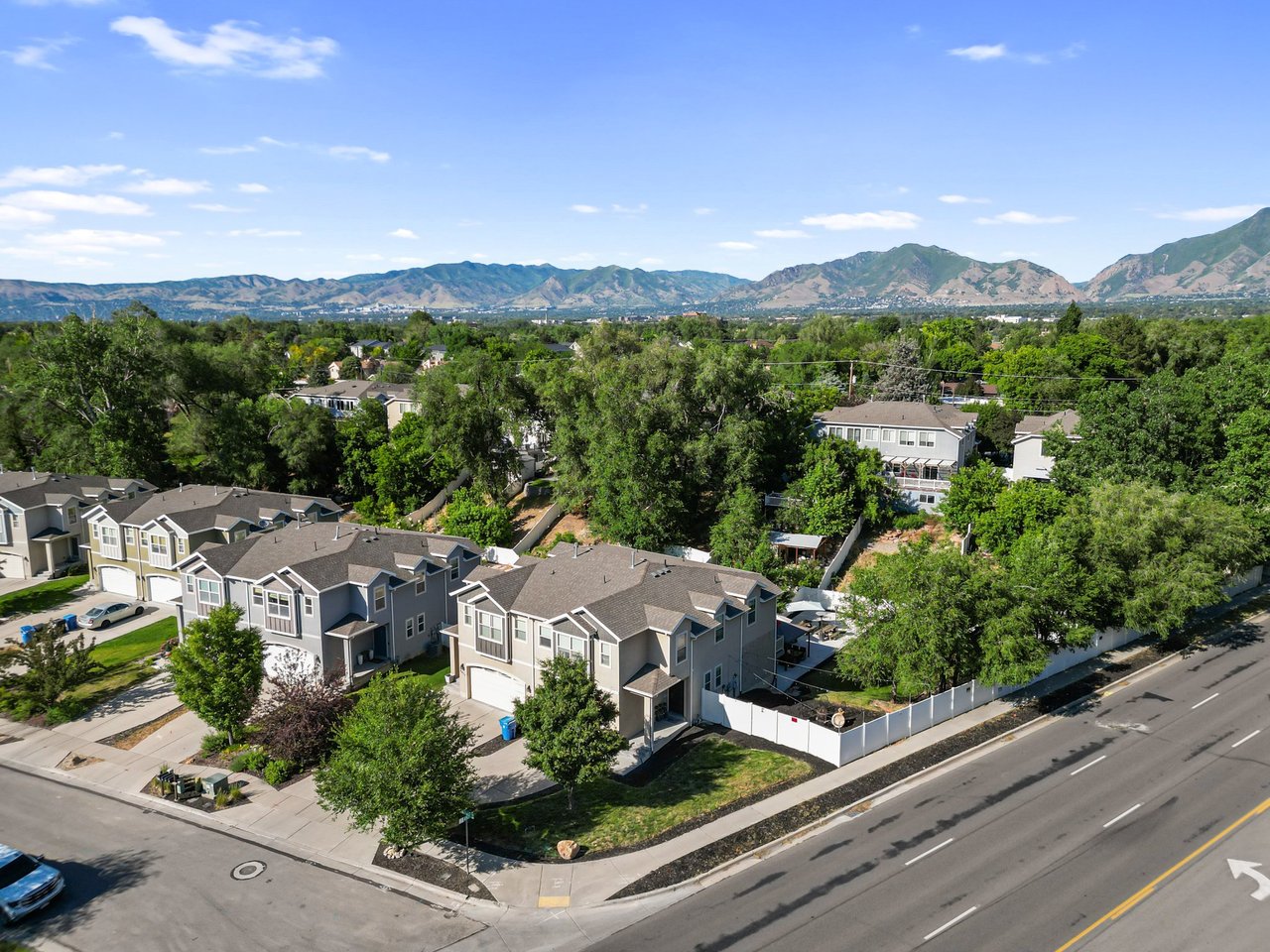4475 S Lochnivar