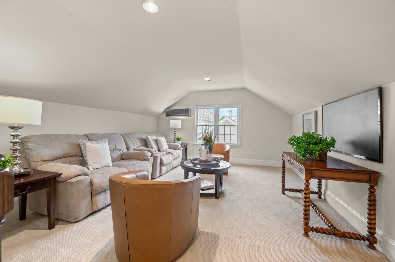 3728 Liseter Gardens