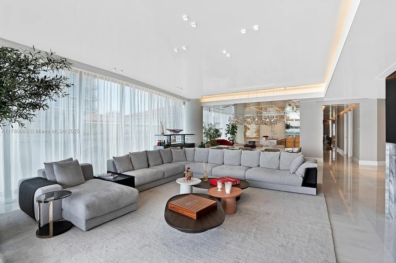17975 Collins Ave #N701