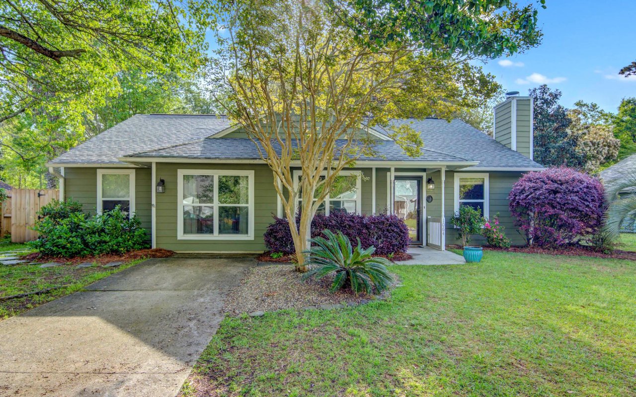A Featured Listing – 1064 Oakcrest Drive