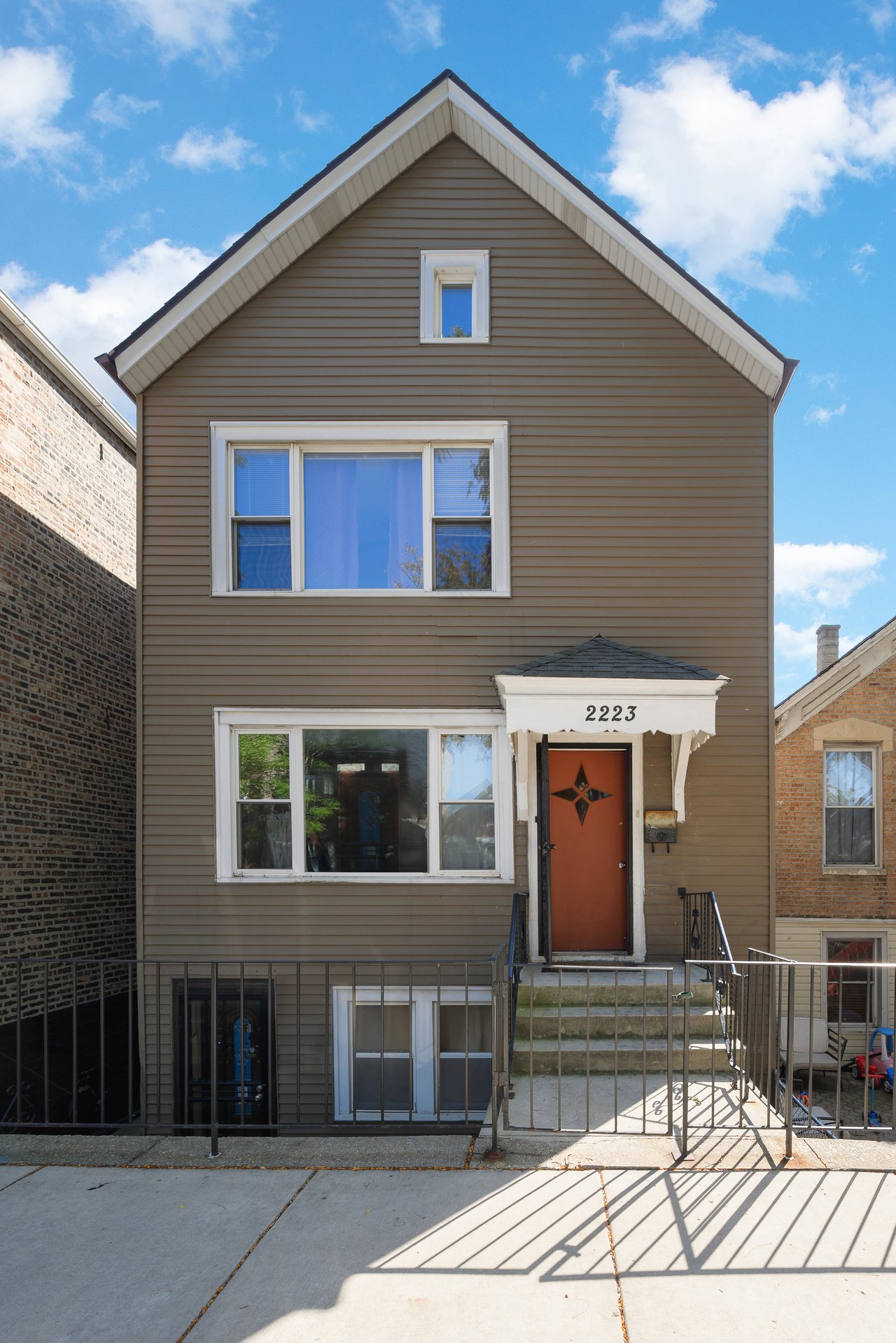 2223 West Cullerton