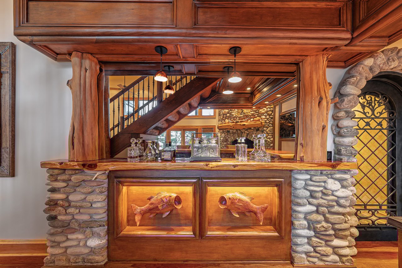 3406 Thunder Point
