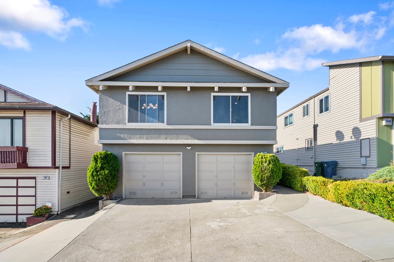 964 Gellert Blvd
