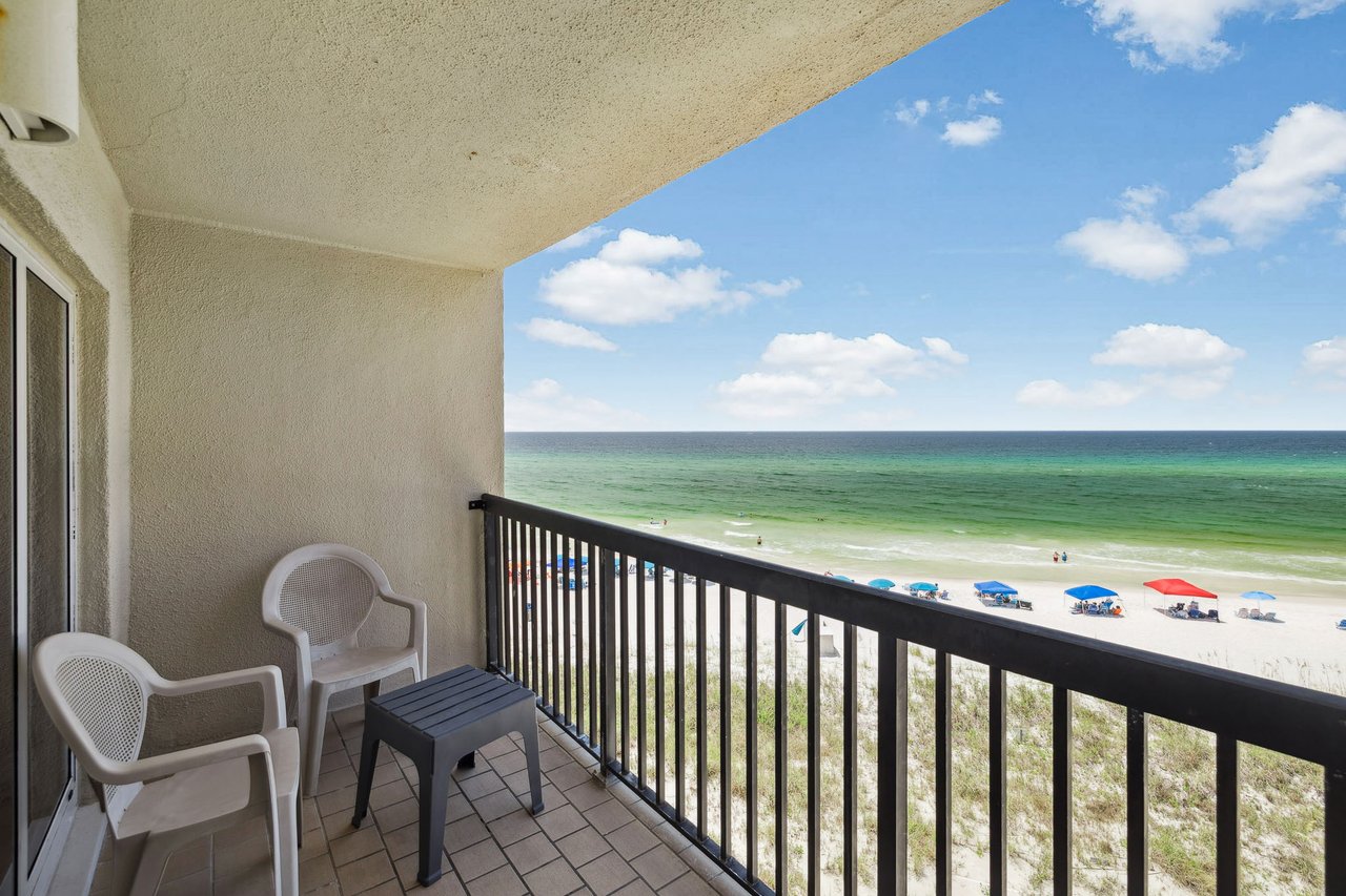 Pinnacle Port Condominium
