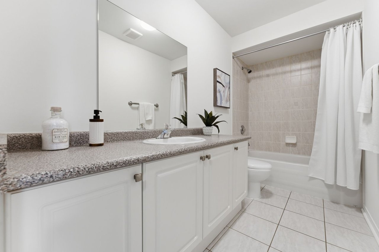 647 Courtney Valley Rd