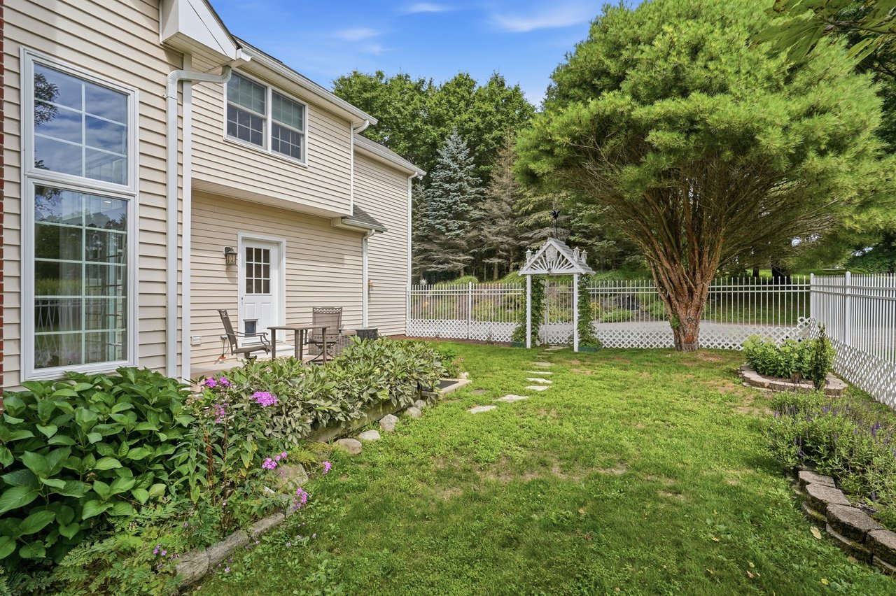 Picture-Perfect Country Living