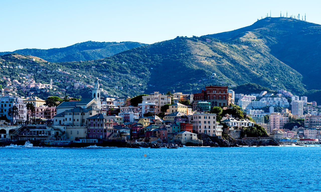 San Francisco and Marin hillside homes with waterfront views for a 2026 luxury real estate market update by Monica Pauli Compass.