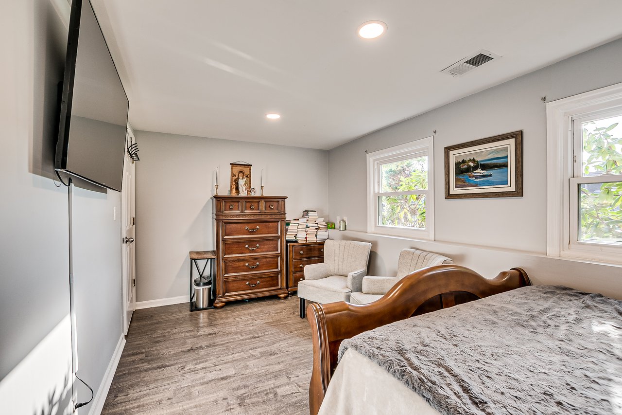 12 Sherry Rd