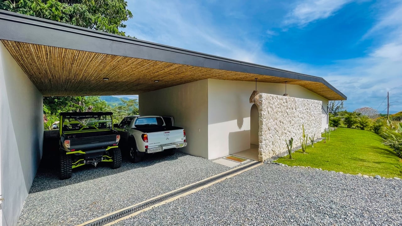 New Modern Ojochal Home with Pool, Office & Mountain Views 24/7 Security