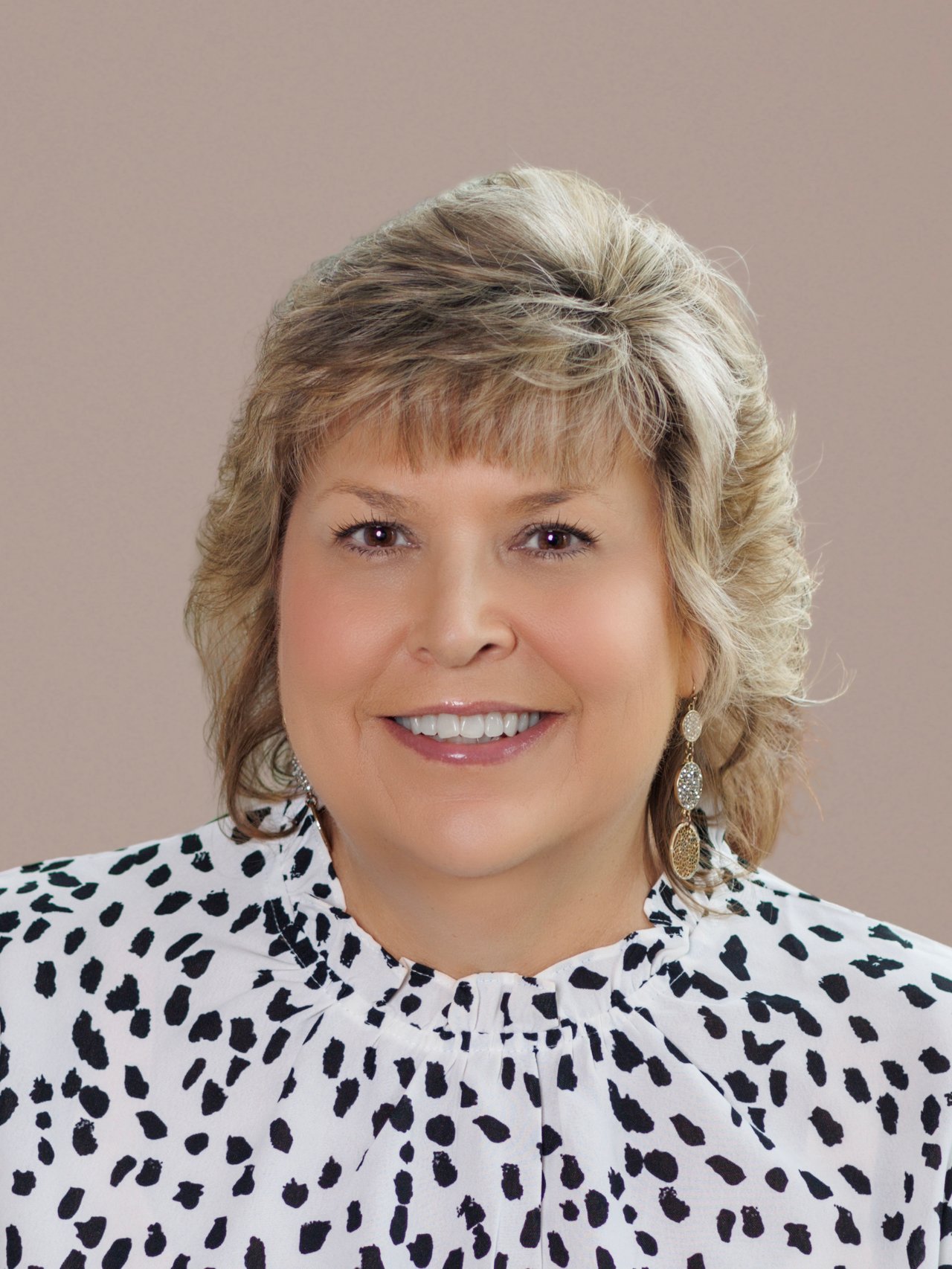 Photo of Michelle Getty Smiling