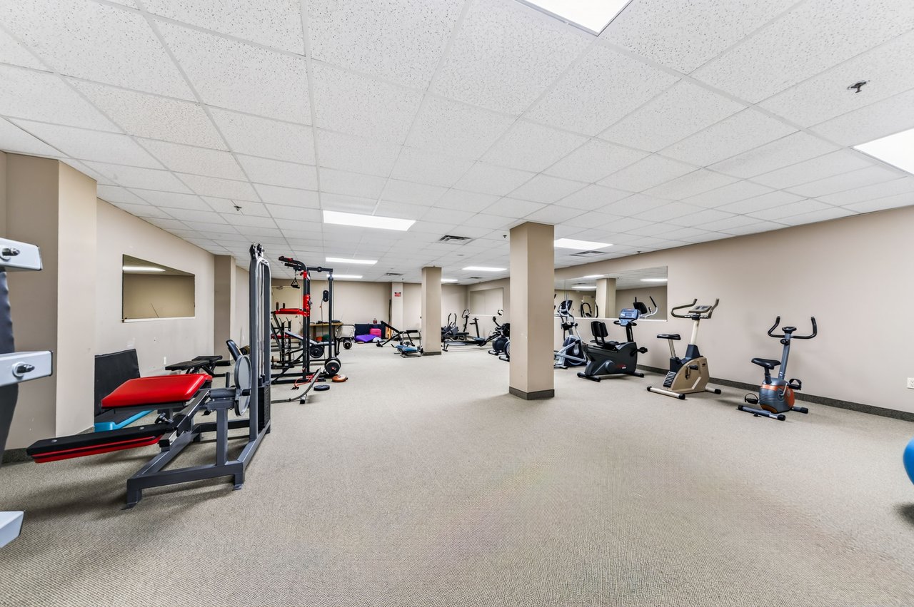 2737 Keele St 312