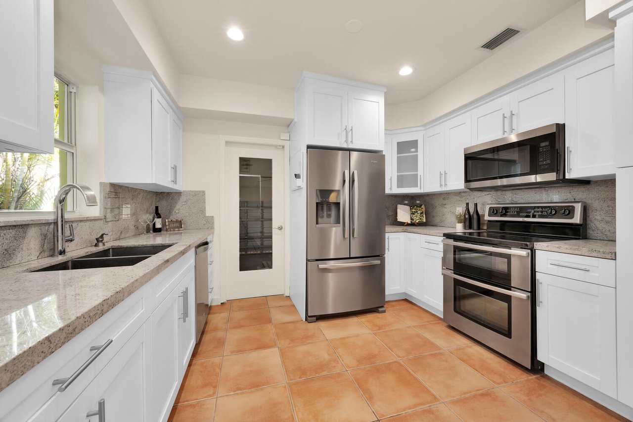 Coral Gables Corner Charmer