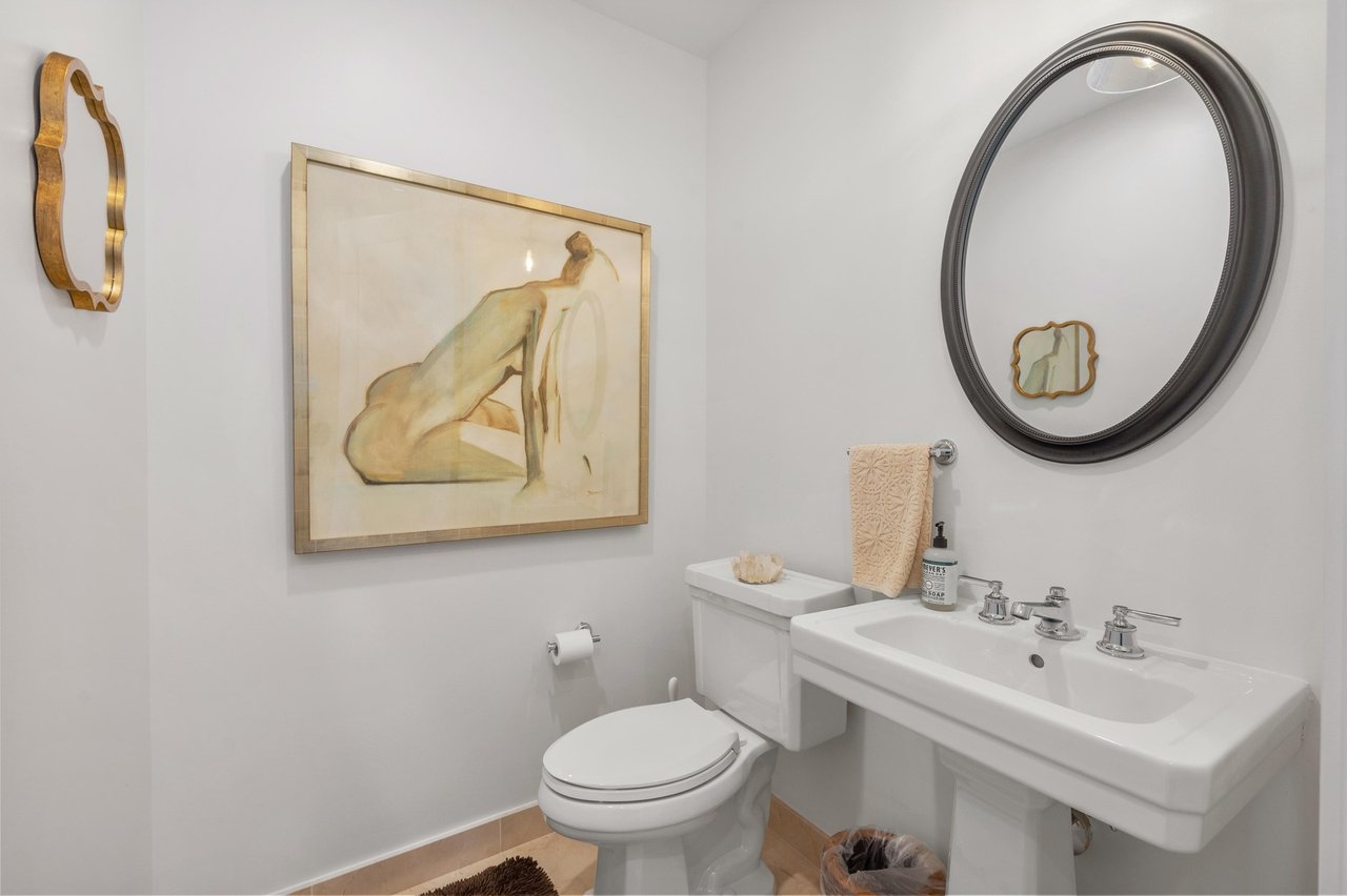 200 Congress Ave #13A