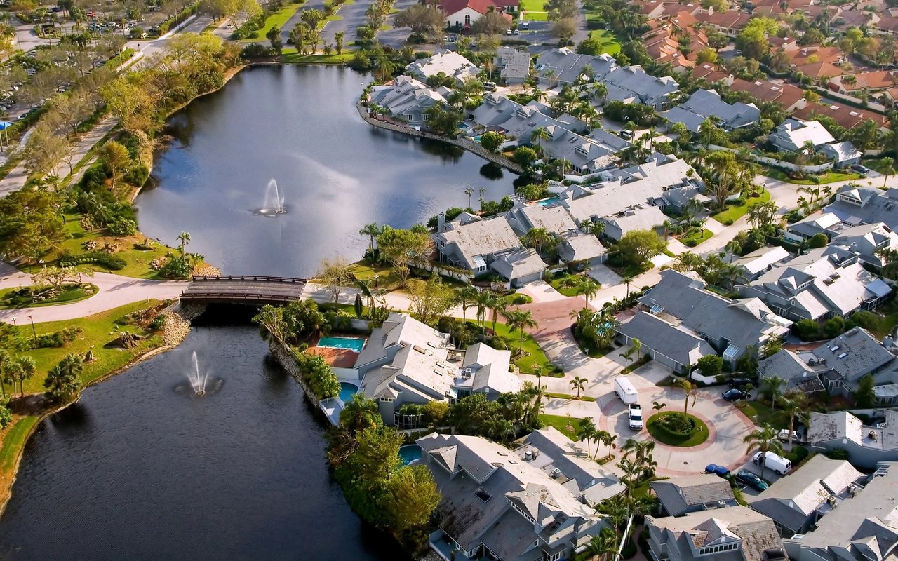 Bay Colony
