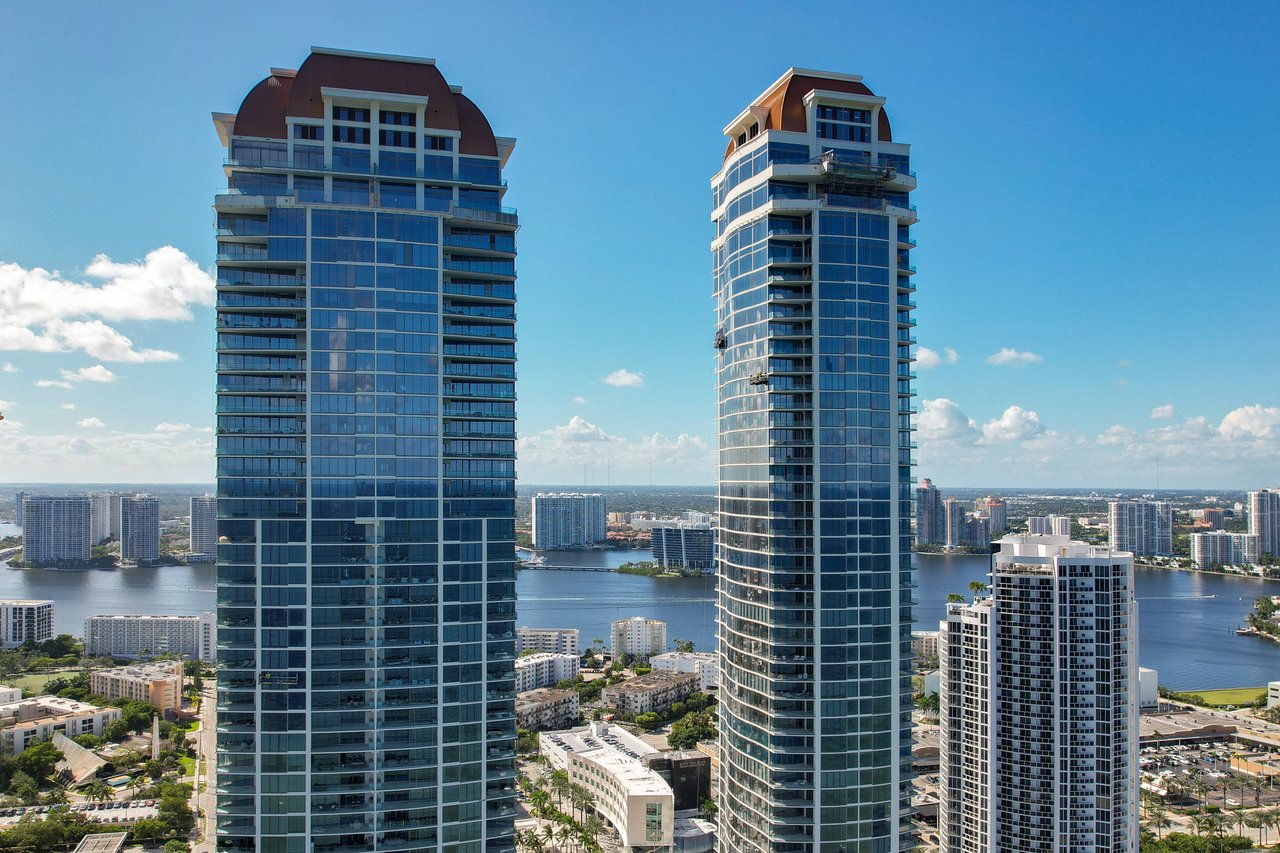17901 Collins Ave # 3003